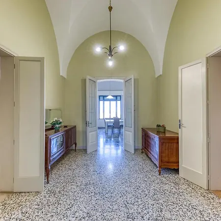 Palazzo Rondine - Con Cucina Guest house *