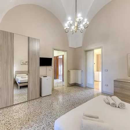 Palazzo Rondine - Con Cucina Guest house *